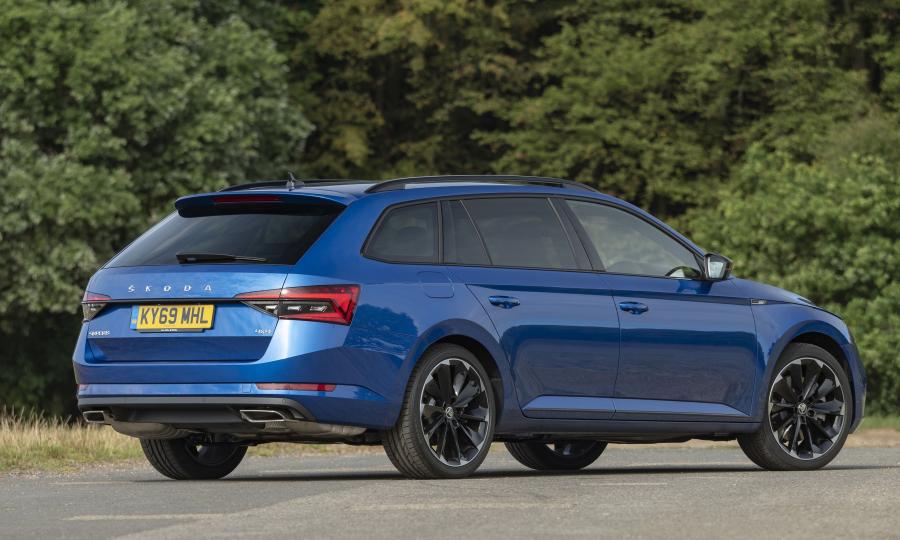  Skoda Superb Combi 4x4 SportLine 2019 года  (UK) (фото 28 из 34)